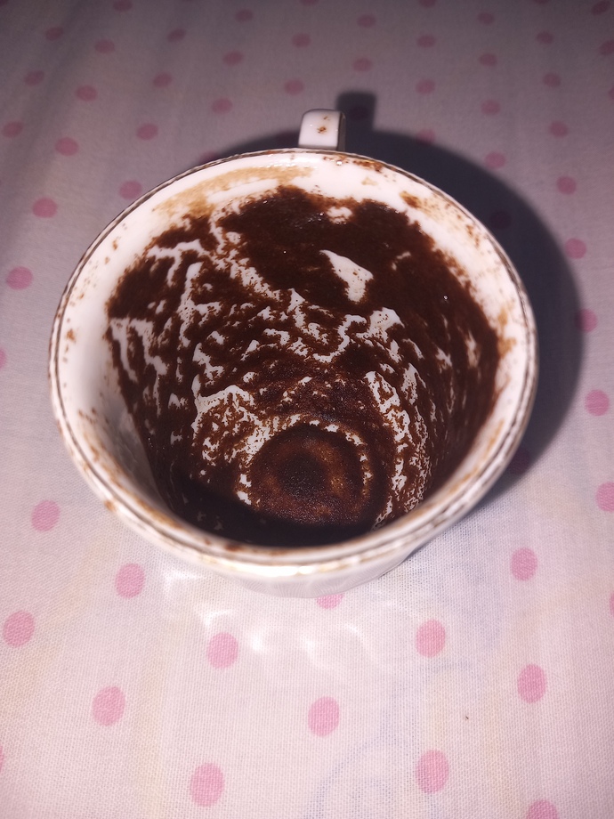 Falıma bakan olur mu lütfen?