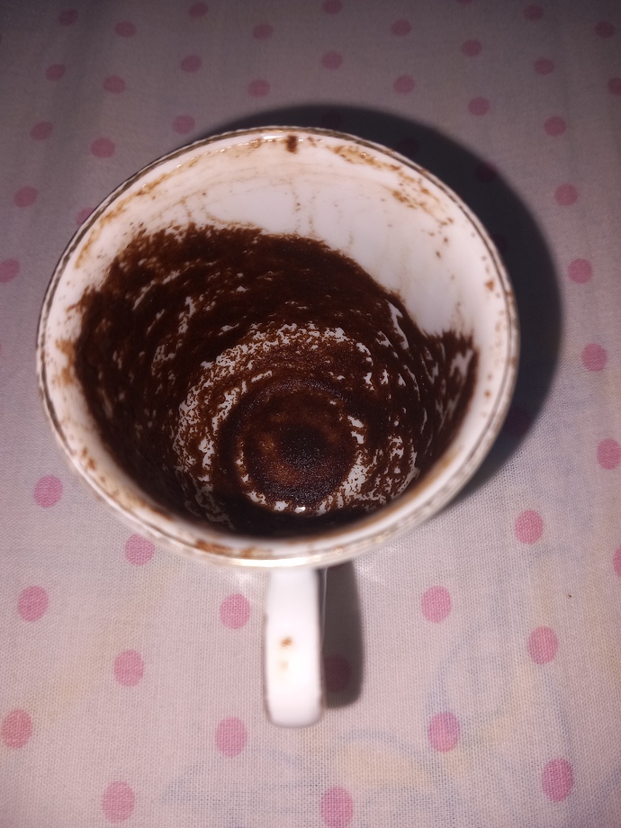 Falıma bakan olur mu lütfen?