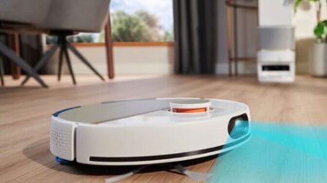Robot süpürge bir gün konuşmaya başlasa, sence ilk ne söylerdi?