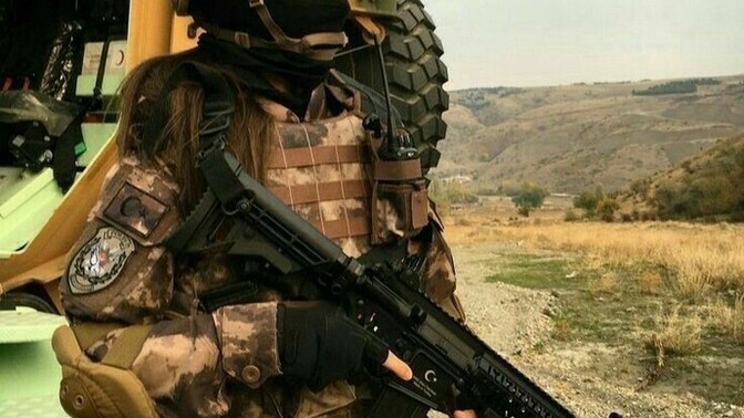 Kızlar Askere Gitmeli Mi?