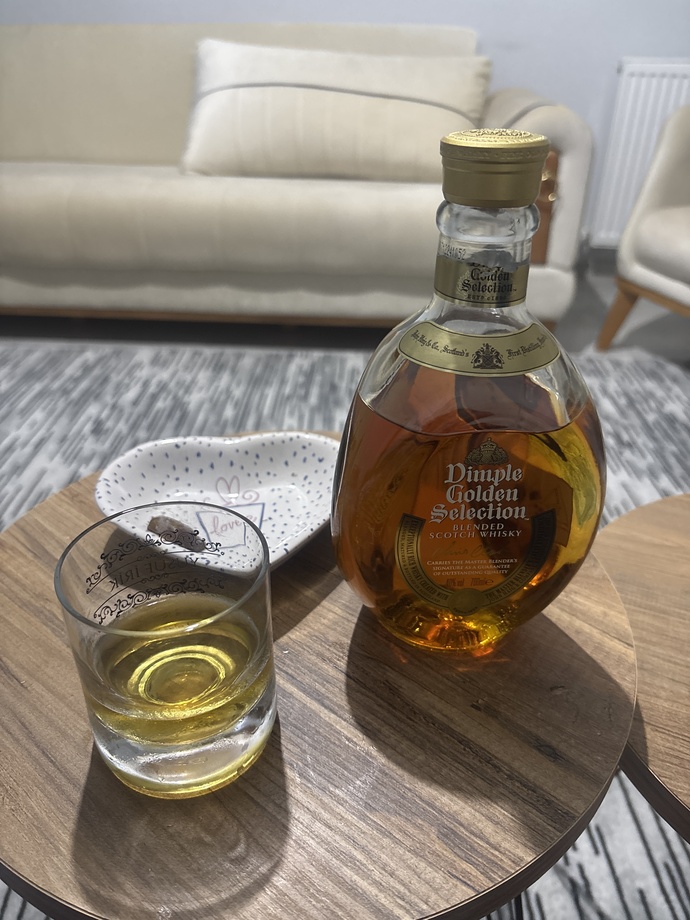 Alkol alırken bazıları eğleniyor, bazıları da çevresindekileri rahatsız ediyor. Sen hangisisin?
