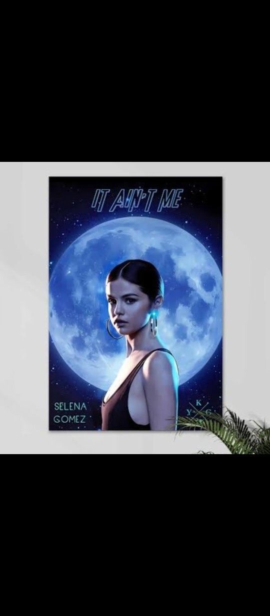 Odasına benim gibi Selena Gomez posteri asan var mı?