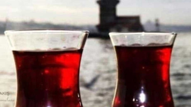 Çay nasıl bardakla içilir?
