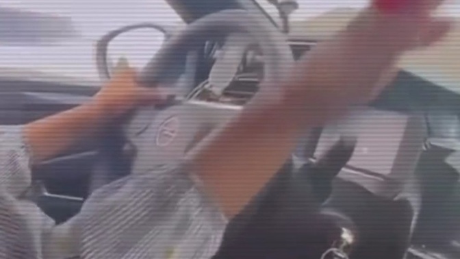 Araba kullanırken video çekenlere ceza mı gelecek şimdi motor da dahil mi buna?