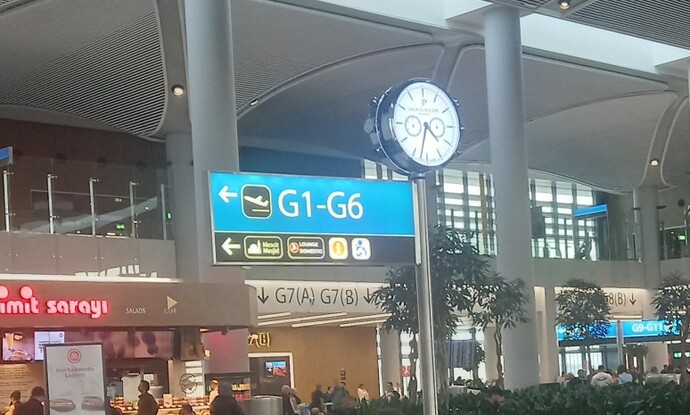 İstanbul hava limanında seyahat için bekleyen var mı içinizde?