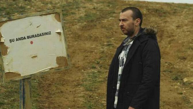 Yokluğunda yalnız hissettiğiniz biri var mı?