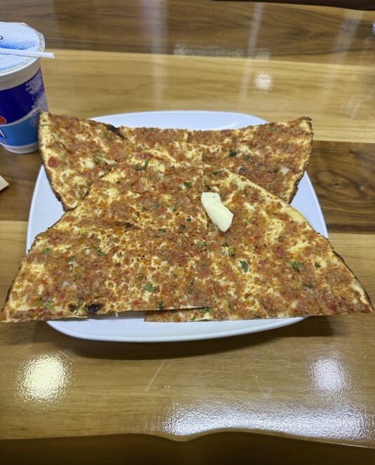 Lahmacun isteyen var mı?