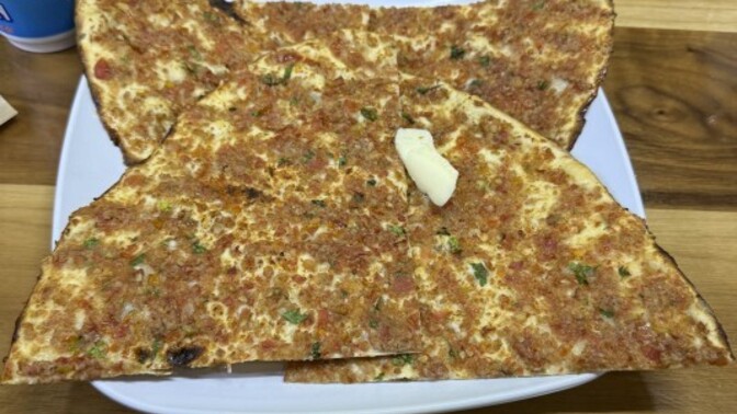 Lahmacun isteyen var mı?