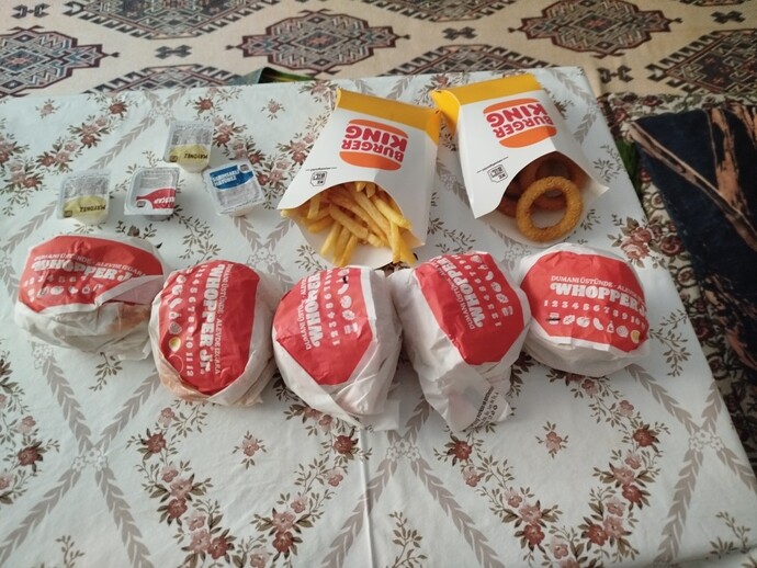 Hamburger seven var mı gece gece acıktım yine 😁?