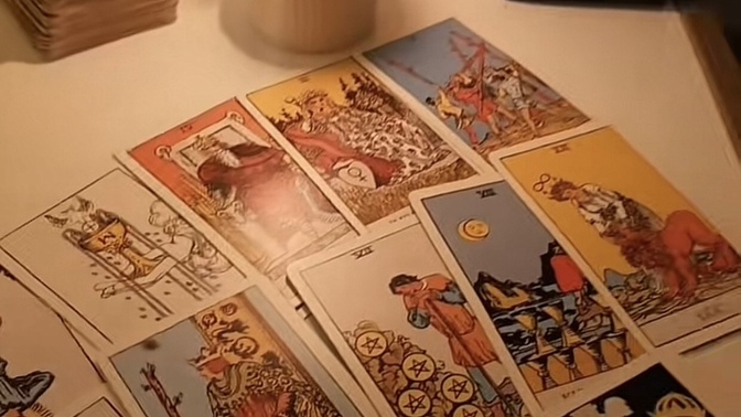 Karşılıklı tarotlaşçak var mı bakalım sıkıldım?