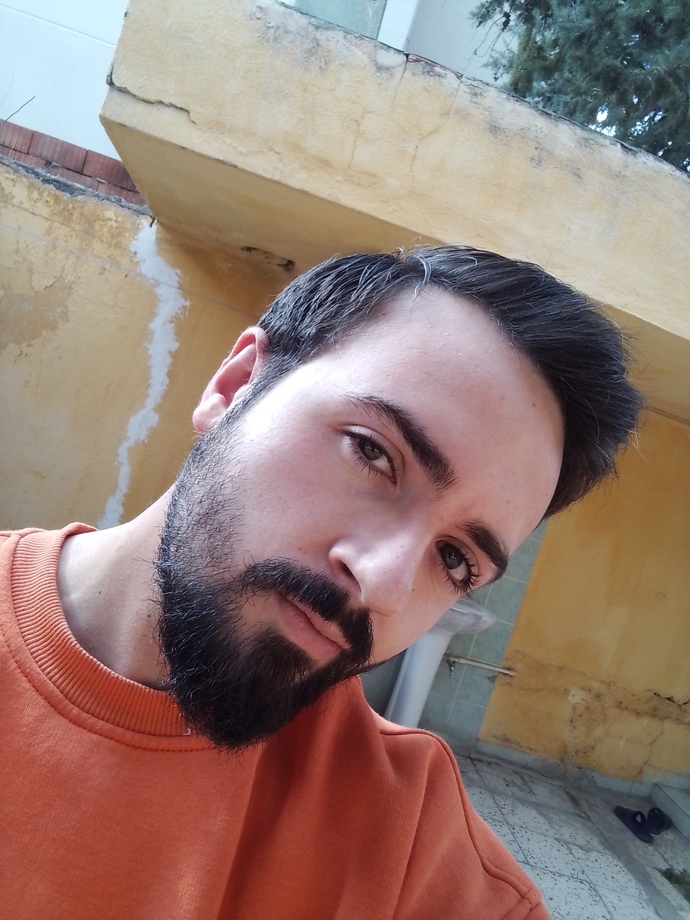 Bi insanın kameradaki halimi gercektir yoksa aynadakimi?