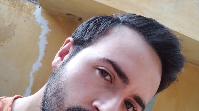 Bi insanın kameradaki halimi gercektir yoksa aynadakimi?