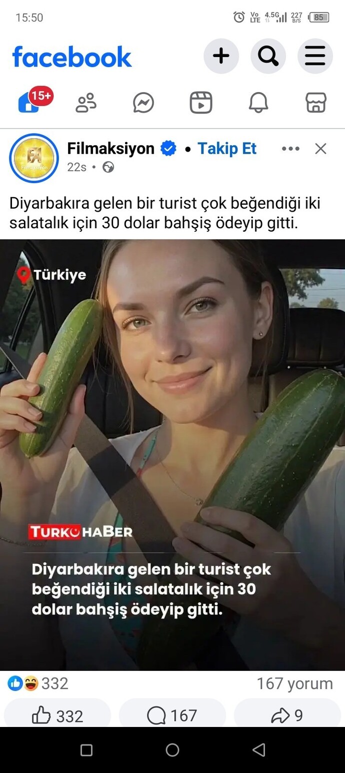 Salatalığın neyini beğenmiş bu?