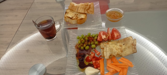 Tek basiniza akşam yemeği yermisiniz?