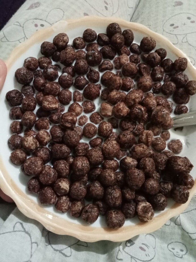 Kendimi kötü hissedince hemen birşeyler yiyorum, yatmayan var mı acaba?