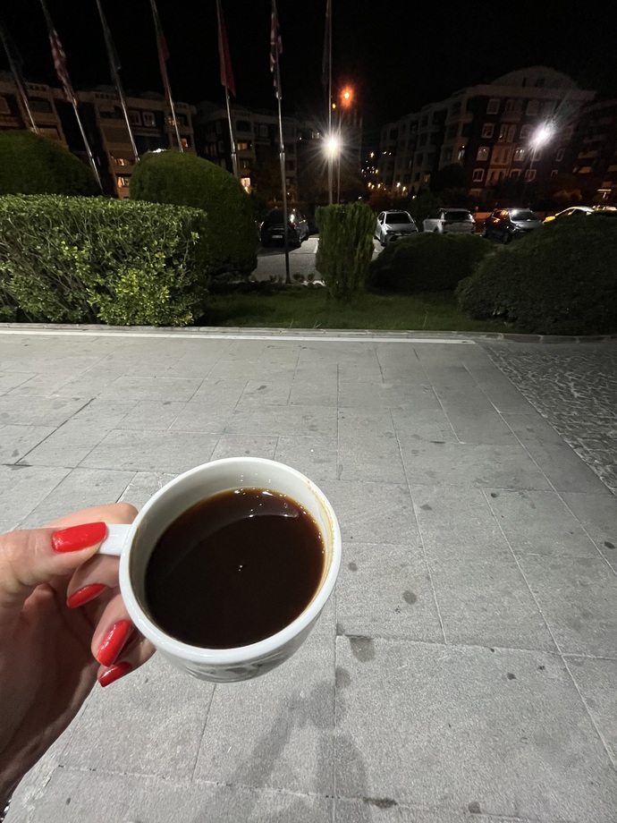 Kimlere sabahın körü kahvesi ısmarlayayım?