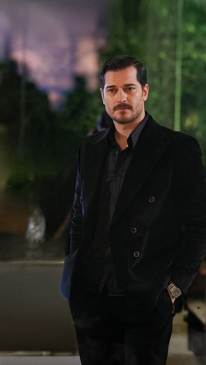 Çağatay Ulusoy fazla mı abartılıyor?