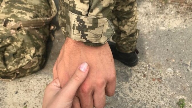 Bu zamanda askere gidecek sevgiliyi beklemek zor değil mi sevgilim gidecek 3 aya ben tereddütte kaldım ne yapsam?