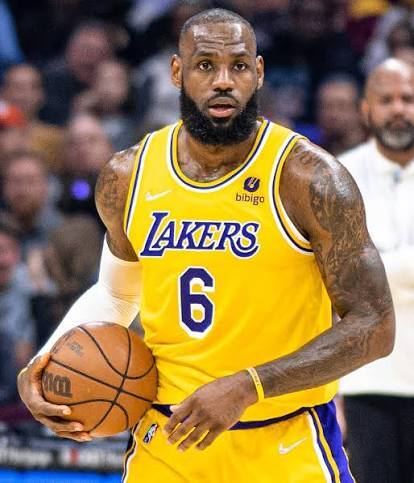 Sizce Lebron James mi daha iyi oyuncuydu yoksa Tracy Mcgrady mi?