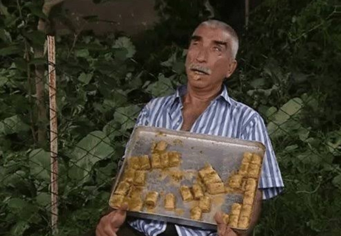 Sinir krizi geçirdiğim için tatlıyı azaltmaya karar verdim şunları yiyip uyuyacam sizce stressime yardımcı olur mu?