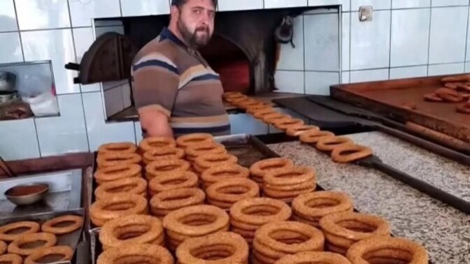 Simit sever misiniz?