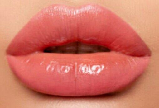 Botokslu dolgun dudaklar mı yoksa doğal ince dudaklar mı?