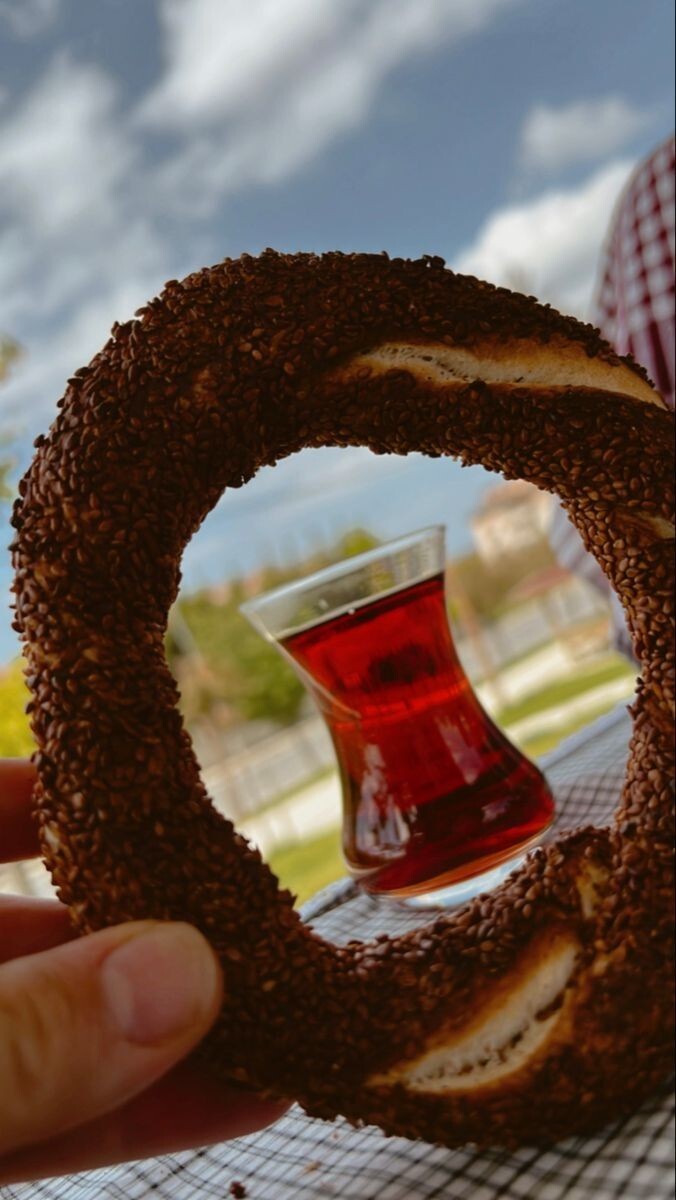 Simit sever misiniz?