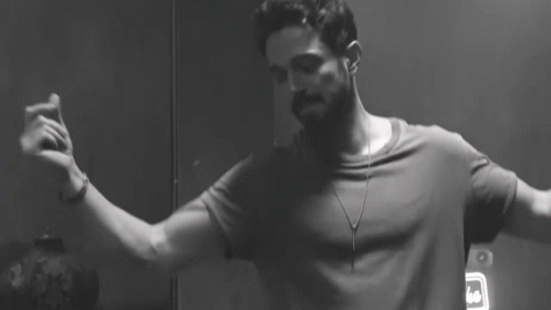 Seni güldürmek mi zor, ağlatmak mı?