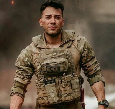 Enes Batura ne oldu sizce, çocukluğumuz mu gitti?