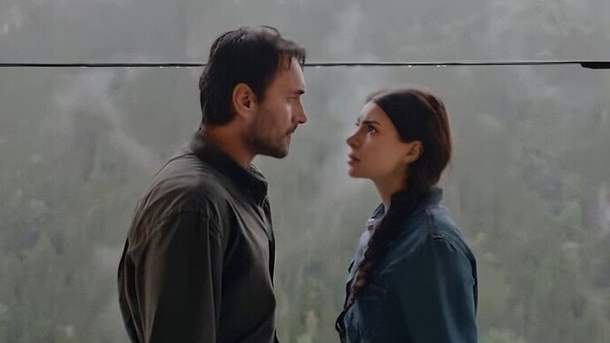 Kavuşamiyacağini bile bile hiç birine sevdalandin mi hiç?
