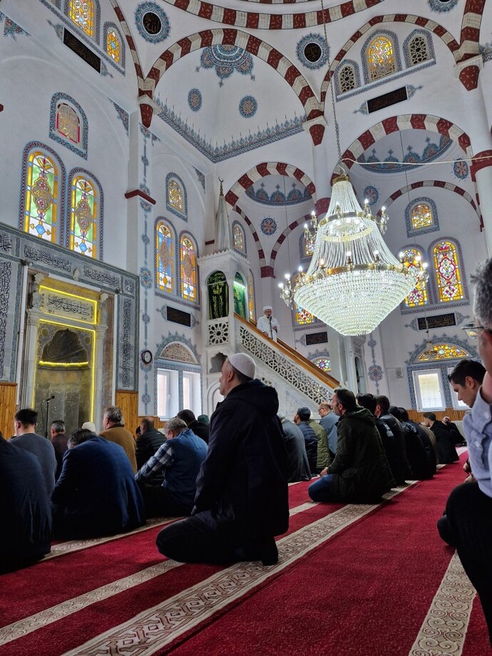 Cuma namazına gidiyor musunuz?