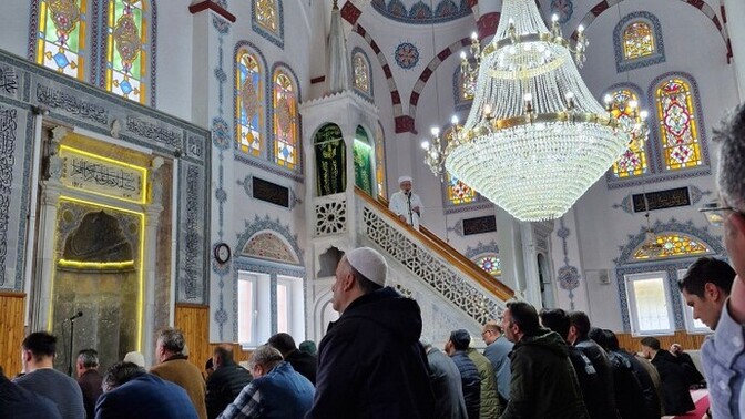 Cuma namazına gidiyor musunuz?