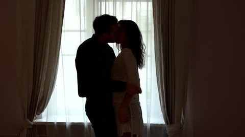 Eşiniz/partneriniz sevişme sırasında perdeler açık kalsın dedi. Tamam mı devam mı?