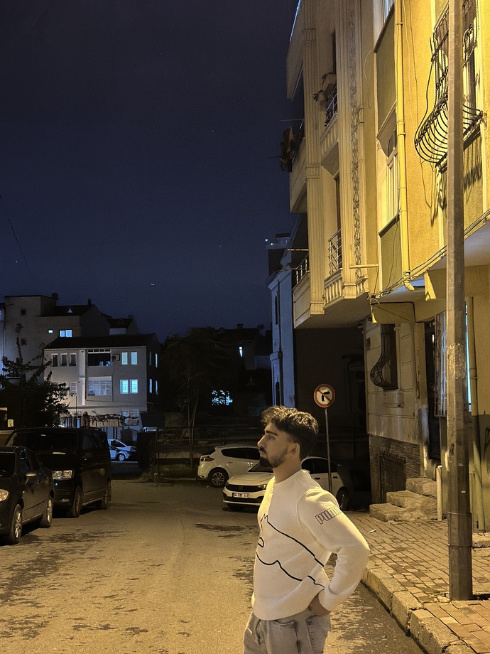 Story de paylaşılır mı hiç foto çeken biri değilim ön kameradan ilk oldu?