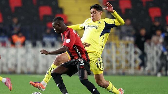 Gaziantep 0 - Fenerbahçe 4... Sarı lacivertliler ligin formda ekibini deplasmanda farklı yendi! Maçı nasıl buldunuz?