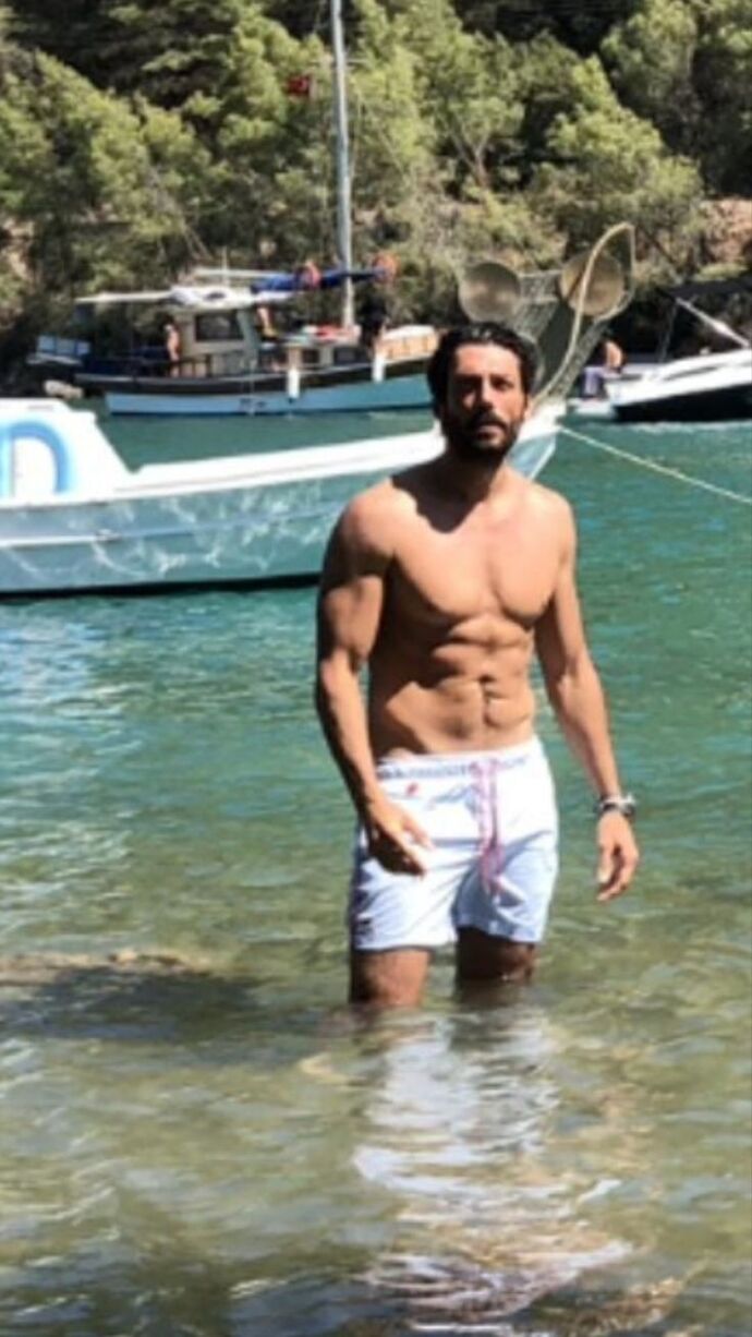 30 yaş ve üstü adamların bazıları çok yakışıklı seksi oluyor niye ya?