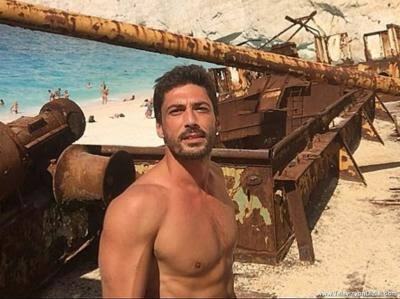 30 yaş ve üstü adamların bazıları çok yakışıklı seksi oluyor niye ya?