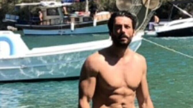 30 yaş ve üstü adamların bazıları çok yakışıklı seksi oluyor niye ya?