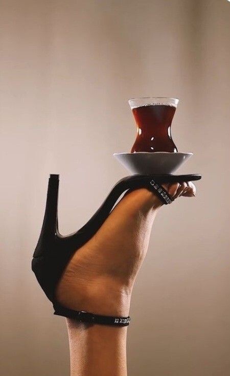 Çay içerken nasıl içiyor sunuz?