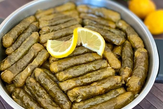 Yaprak sarması zeytinyağlı mı ayçiçeği yağlı mı güzel olur?