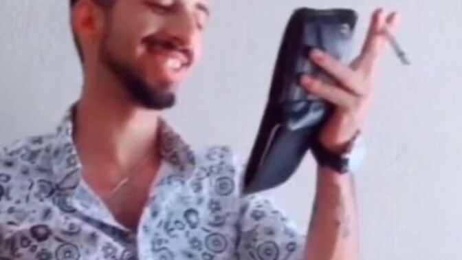 Cüzdanınızda vesikalık fotoğrafını taşıdığınız biri var mı?