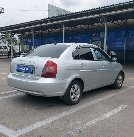 Hyundai Accent Era Alınır mi sizce Nasıl otomobil?