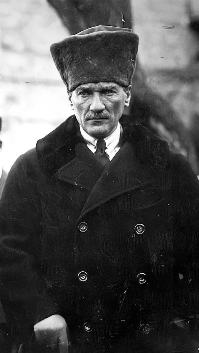 Atatürk bugün yaşasaydı, Türkiye’nin şu halini görünce ne söylerdi sence?