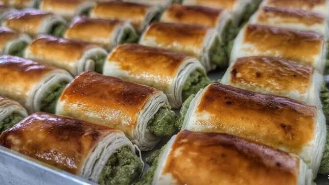 Fıstıklı milföy böreği mi yoksa peynirli sigara böreği mi?