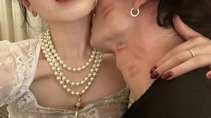 Aşk sizce hâlâ var mı yoksa sadece çıkar ilişkisi mi kaldı?