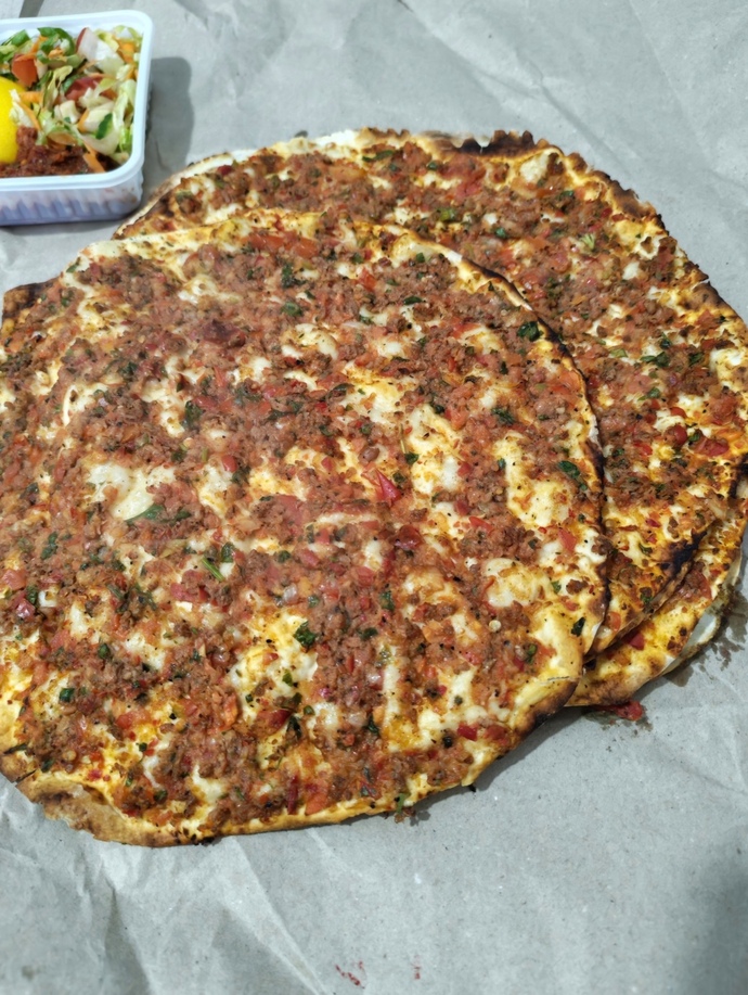 Bu saatte lahmacun yer misiniz acep?