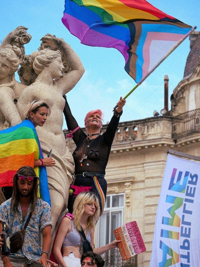 Lgbtyi destekleyen biriyle sevgili olur musunuz?