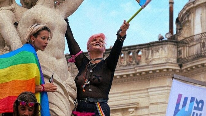 Lgbt'yi destekleyen biriyle sevgili olur musunuz?