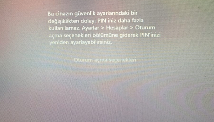 Bilgisayardan anlayan varsa yardımcı olabilirmi. Takıldı böyle. Herhangi bir arayüze geçiş yapamıyorum?