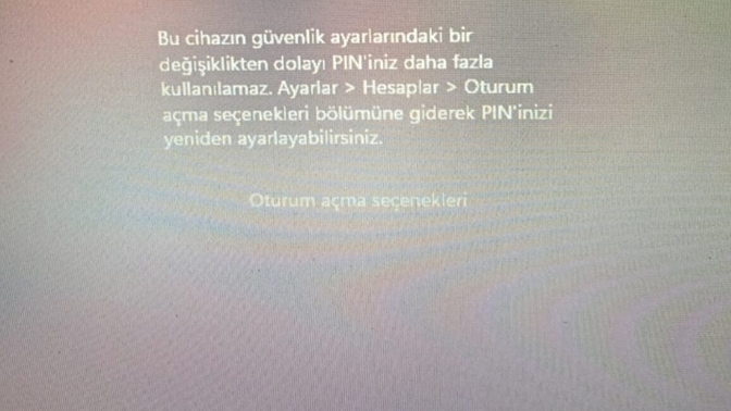 Bilgisayardan anlayan varsa yardımcı olabilirmi. Takıldı böyle. Herhangi bir arayüze geçiş yapamıyorum?